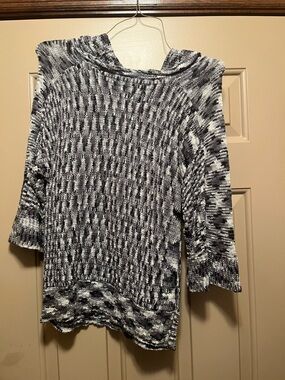 JH Collectibles Black and White Marled Knit Hooded Pullover